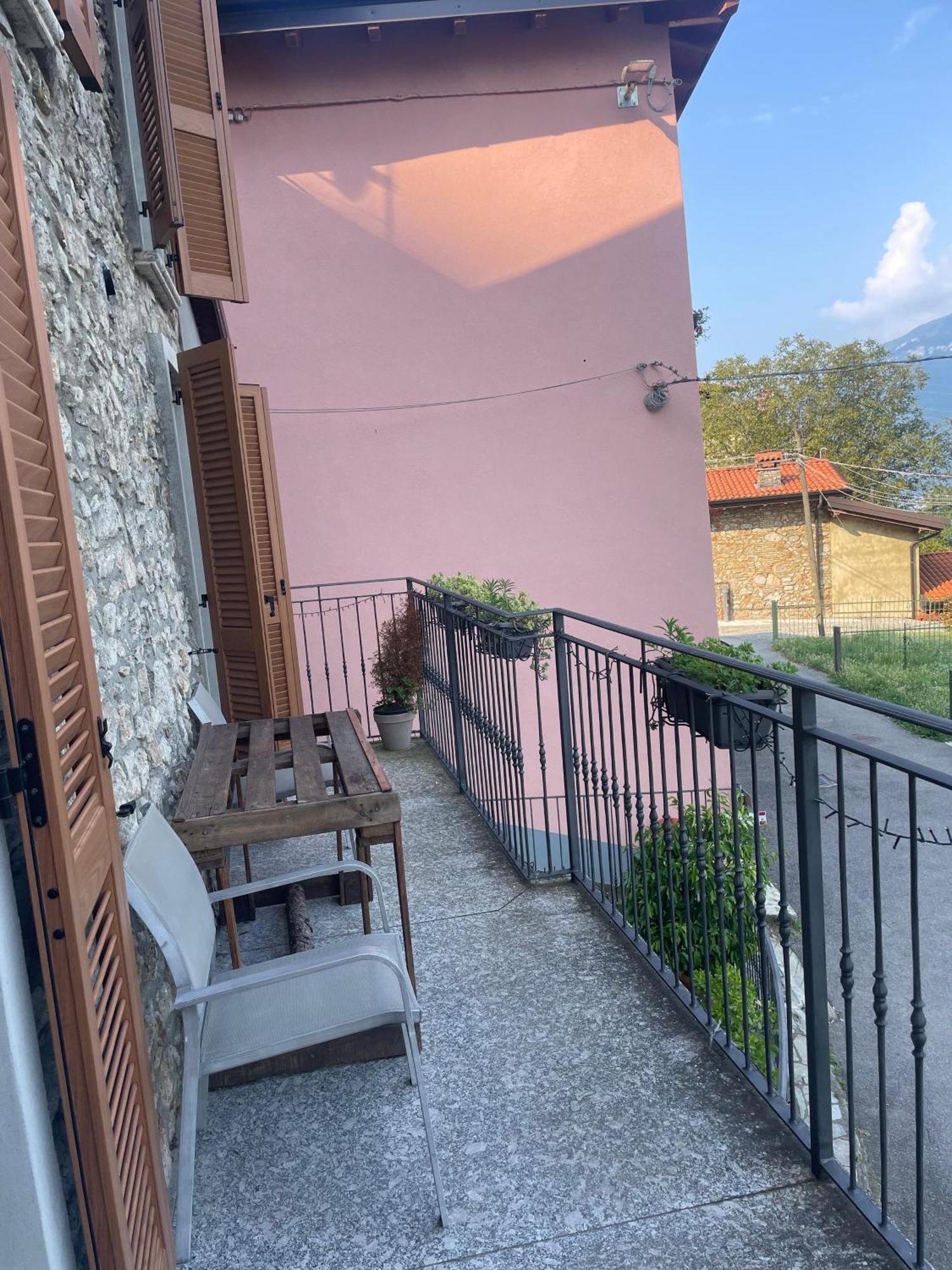 Stone House: Fairytale Flat With Magic Lake View Bellano Eksteriør bilde